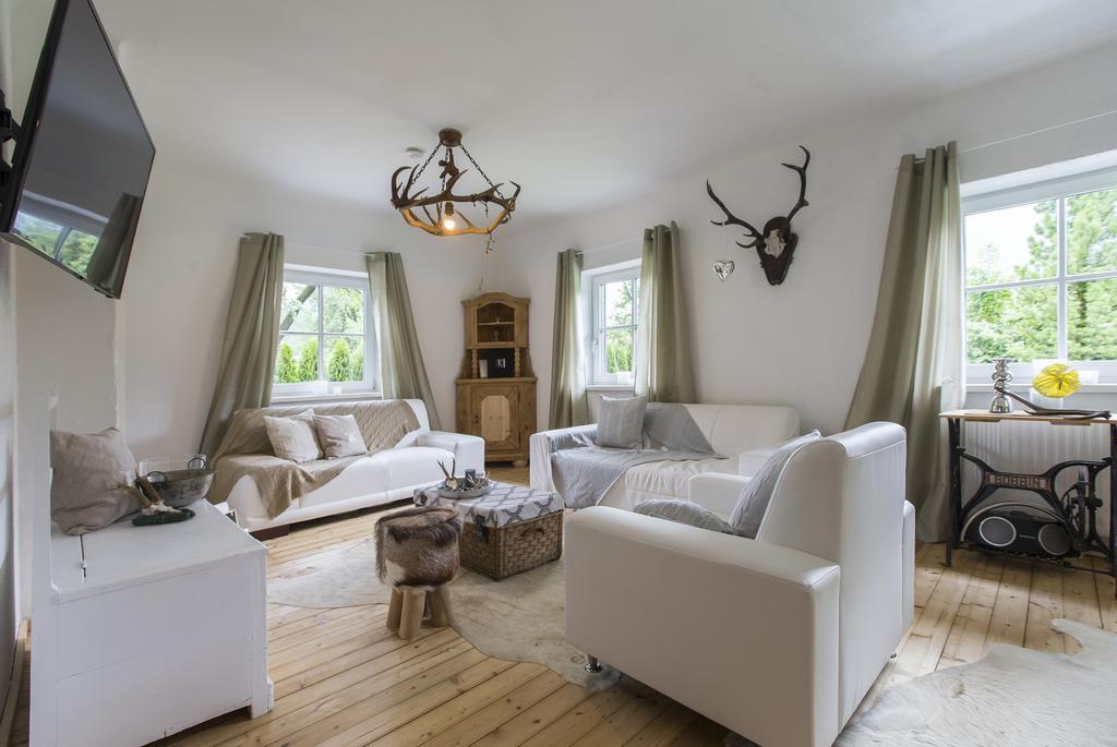 Forest Chalet, 15 Min To Salzburg Olt Town, And Most Beautiful Lakes, Secluded Location, 1,000 Sqm Garden, Mountainview, Panorama Sauna, Bath Whirlpool, Bbq&Bikes&Sunbeds For Free, Up To 10 P Golling an der Salzach Pokój zdjęcie