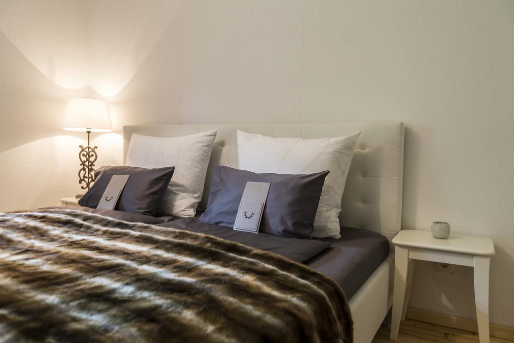 Forest Chalet, 15 Min To Salzburg Olt Town, And Most Beautiful Lakes, Secluded Location, 1,000 Sqm Garden, Mountainview, Panorama Sauna, Bath Whirlpool, Bbq&Bikes&Sunbeds For Free, Up To 10 P Golling an der Salzach Pokój zdjęcie
