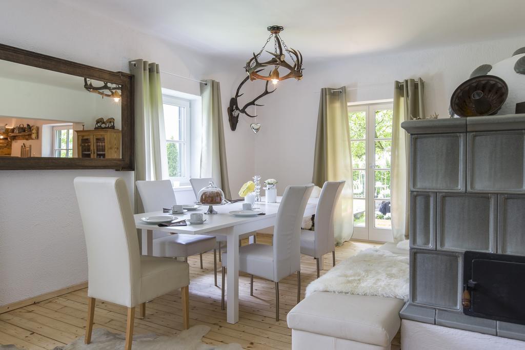 Forest Chalet, 15 Min To Salzburg Olt Town, And Most Beautiful Lakes, Secluded Location, 1,000 Sqm Garden, Mountainview, Panorama Sauna, Bath Whirlpool, Bbq&Bikes&Sunbeds For Free, Up To 10 P Golling an der Salzach Pokój zdjęcie