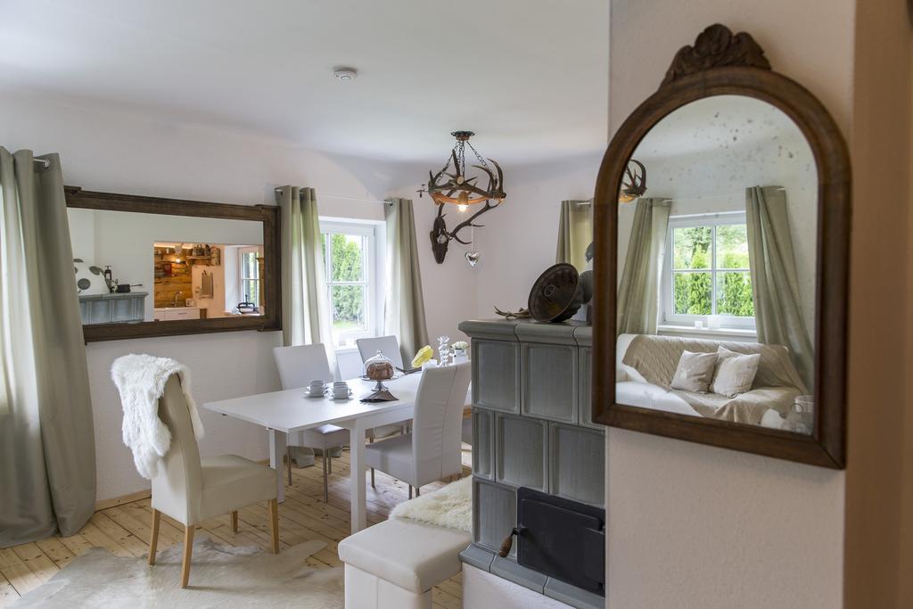 Forest Chalet, 15 Min To Salzburg Olt Town, And Most Beautiful Lakes, Secluded Location, 1,000 Sqm Garden, Mountainview, Panorama Sauna, Bath Whirlpool, Bbq&Bikes&Sunbeds For Free, Up To 10 P Golling an der Salzach Pokój zdjęcie