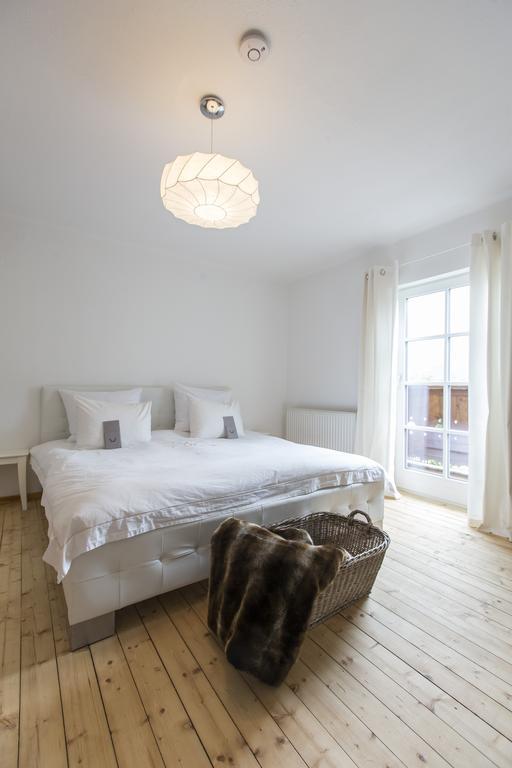 Forest Chalet, 15 Min To Salzburg Olt Town, And Most Beautiful Lakes, Secluded Location, 1,000 Sqm Garden, Mountainview, Panorama Sauna, Bath Whirlpool, Bbq&Bikes&Sunbeds For Free, Up To 10 P Golling an der Salzach Pokój zdjęcie